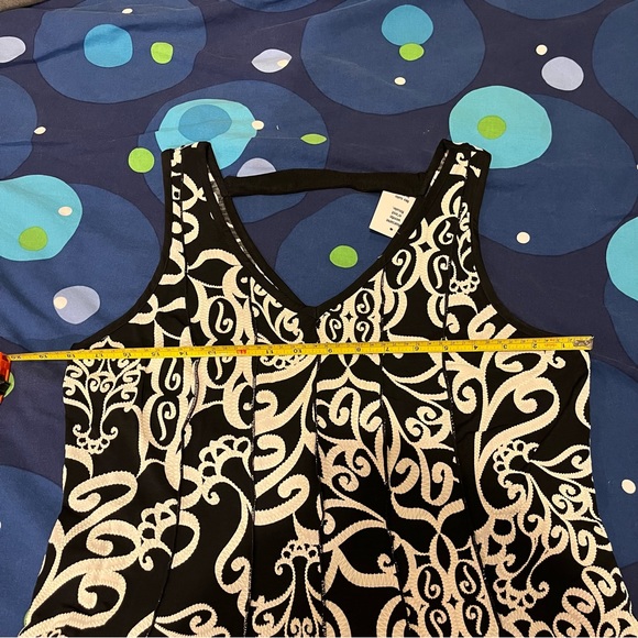 Ricki’s black and white v-neck flared tank NWT - Picture 8 of 8